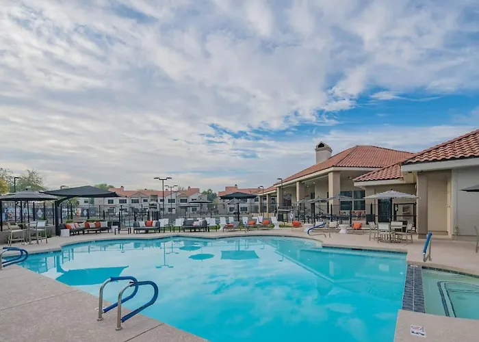 Desert Oasis Near Tpc Poo Balcony Parking Wd *